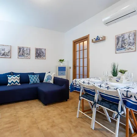 Marina Di Apartment